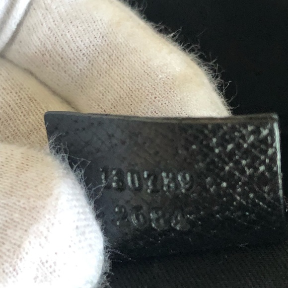 Gucci Small GG Canvas Abbey Tote - Picture 9 of 10